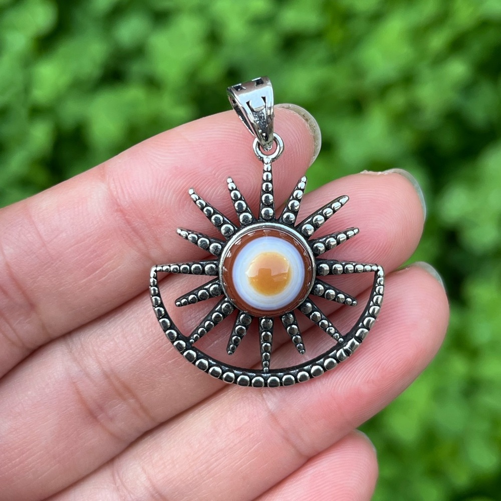 Silver plated banded agate pendant